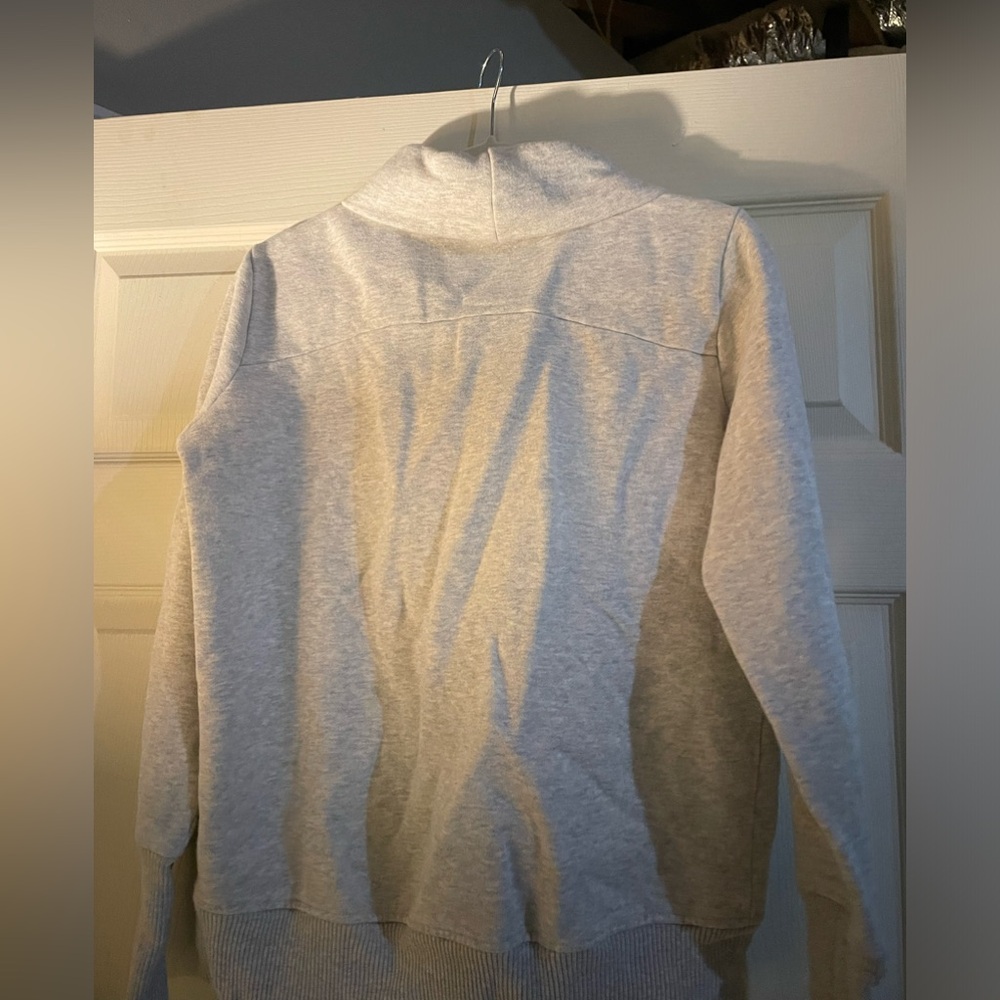 athleta pullover - Picture 2 of 3